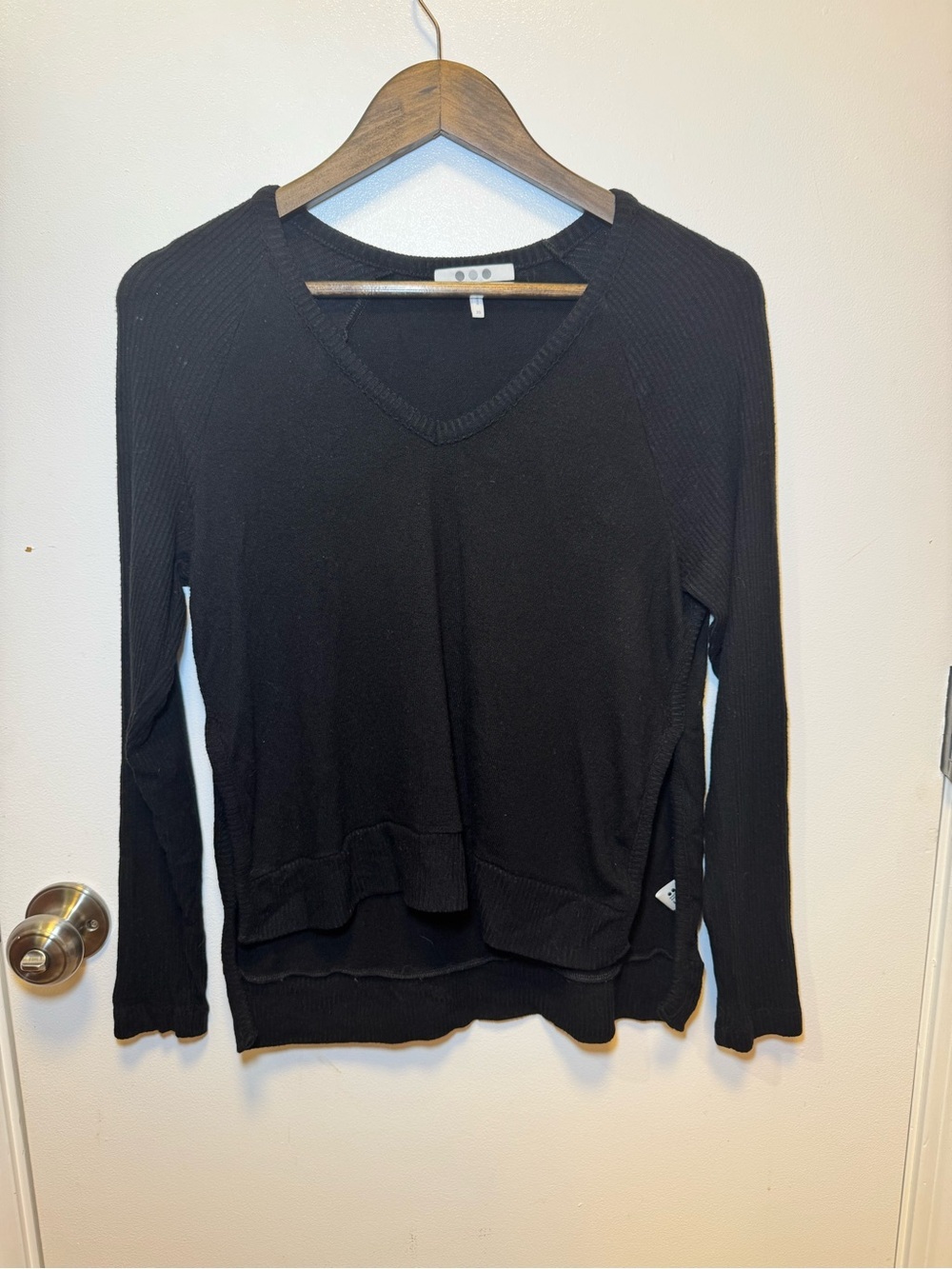 Three Dots Black V-Neck Long Sleeve Knit Top Soft Luxury Size XS